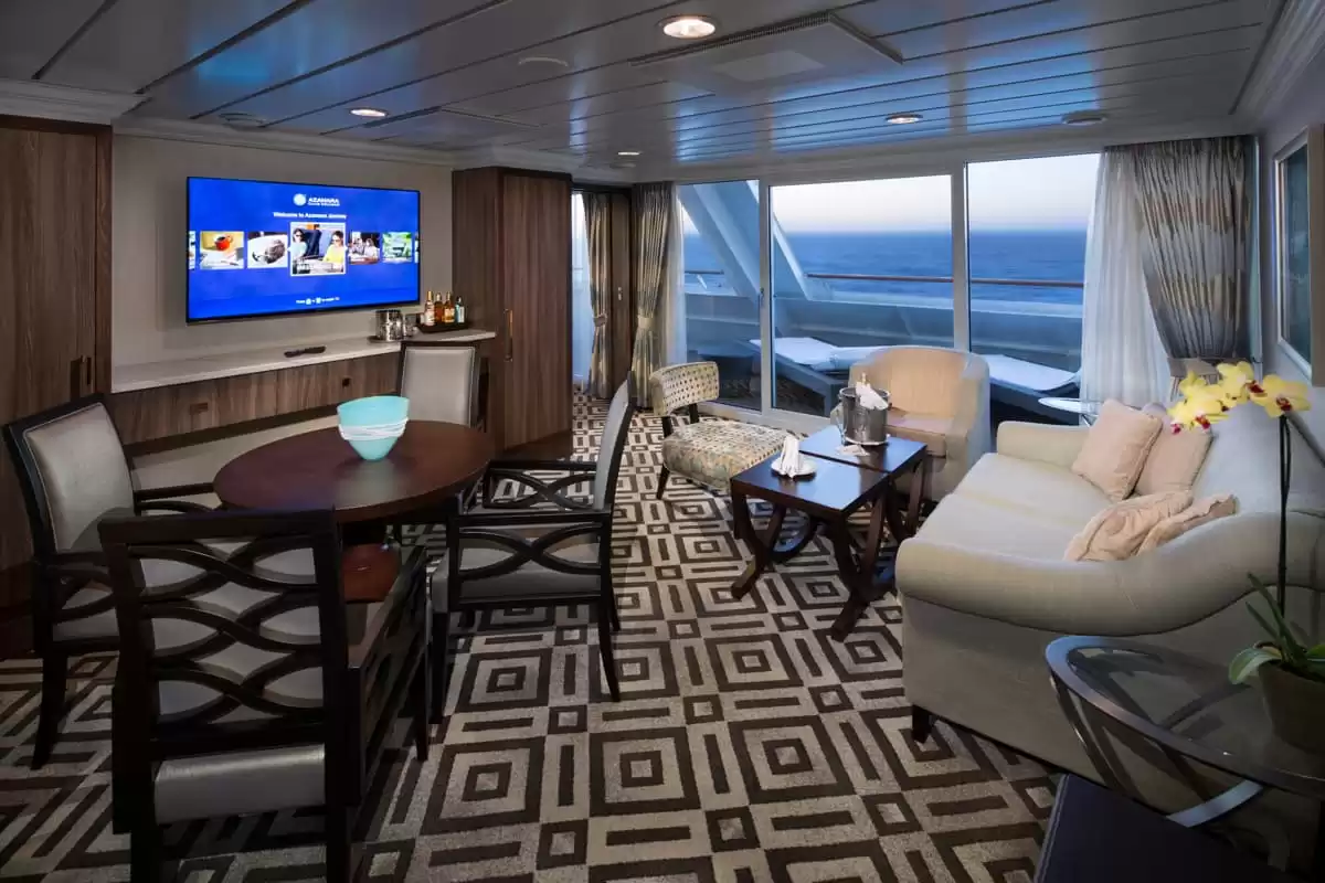 le Azamara Journey :   10