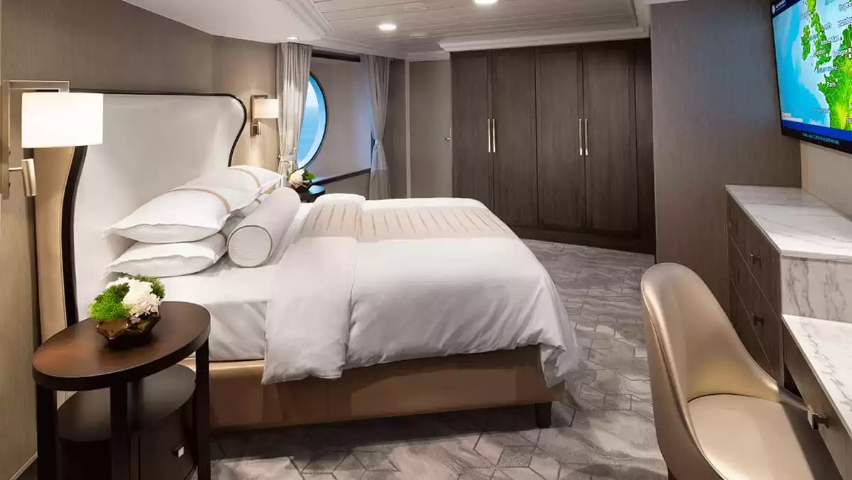 le Azamara Onward :   8