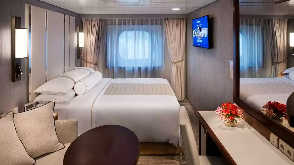 le Azamara Onward :   16