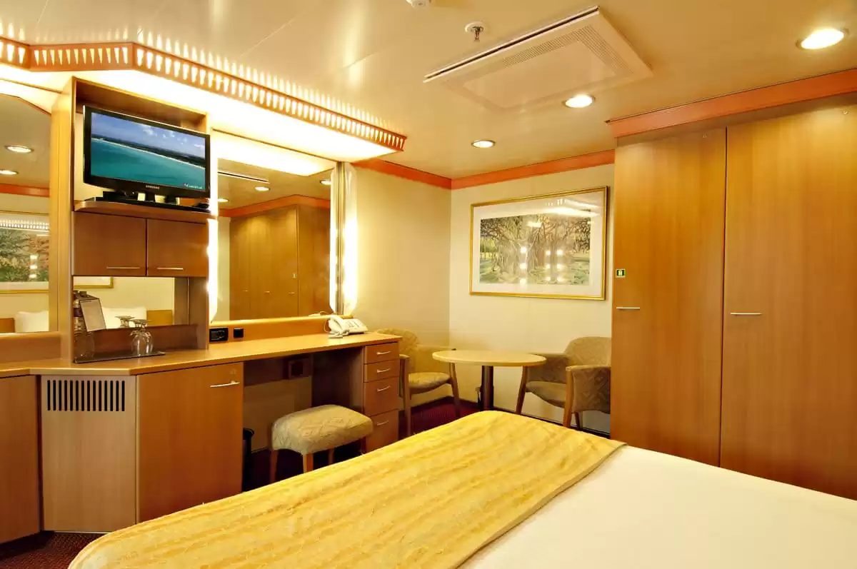 le Carnival Miracle :   1