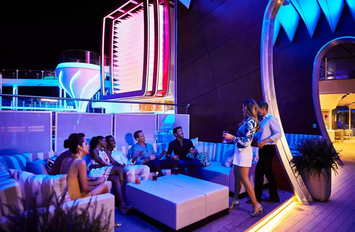 le  :  cabine 8