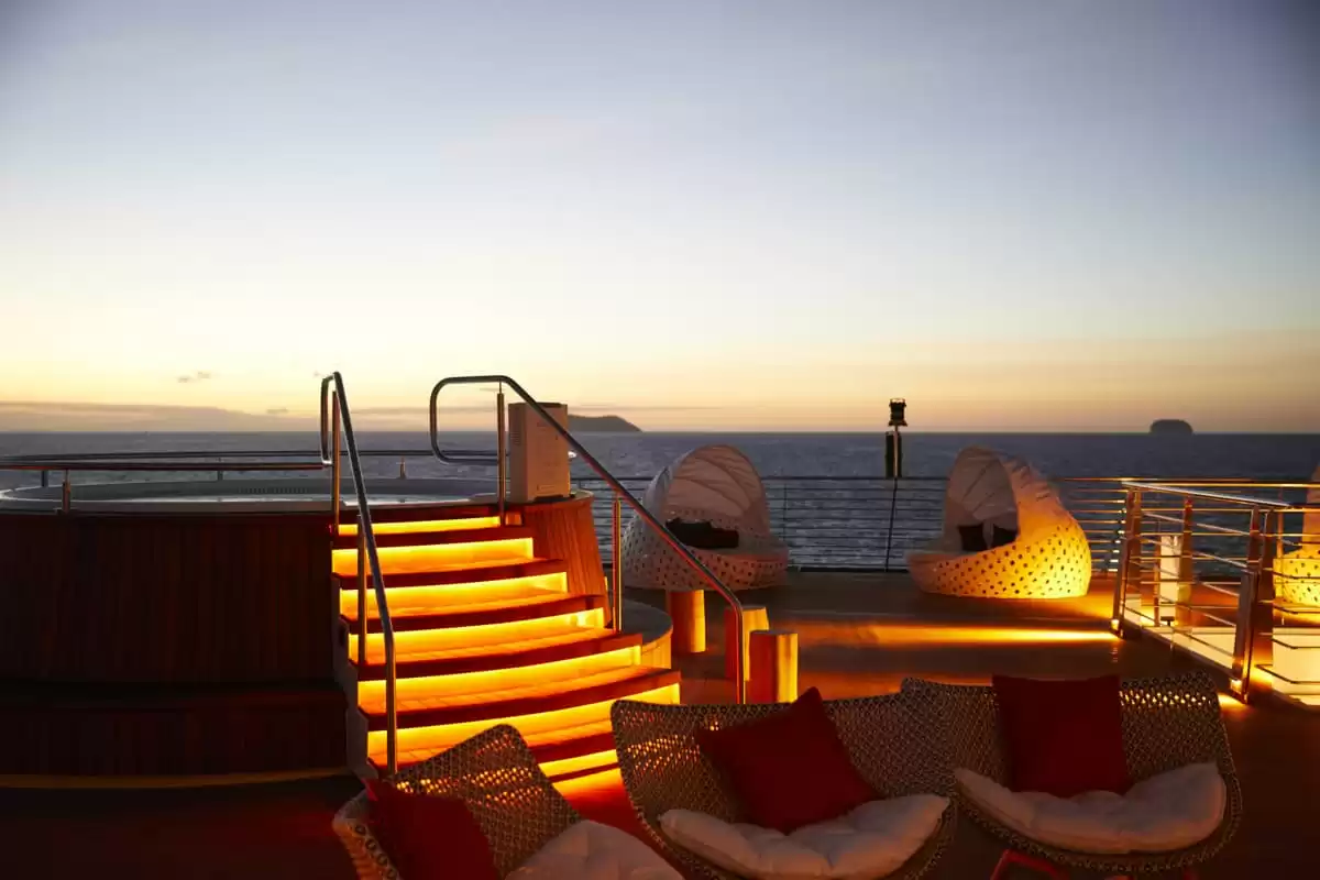 le  :  cabine 6