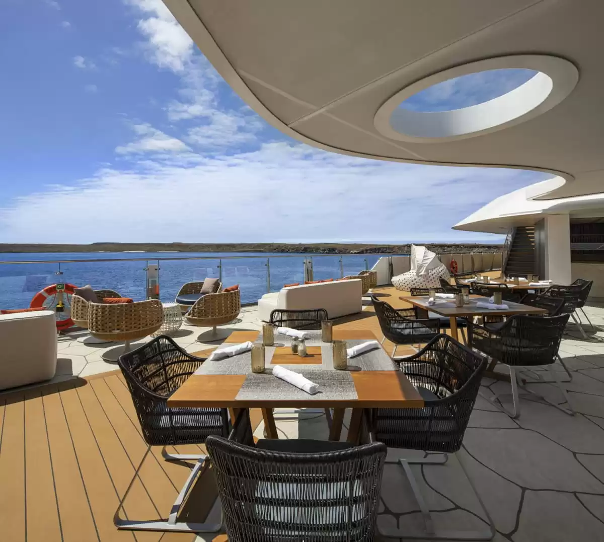 le  :  cabine 24