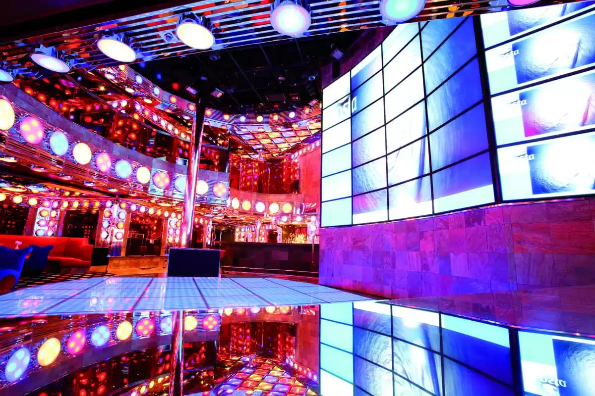 le  :  cabine 7