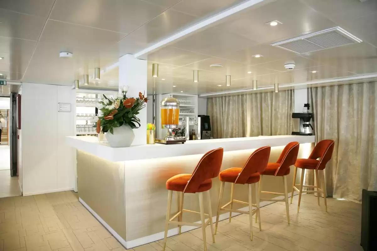 le  :  cabine 1