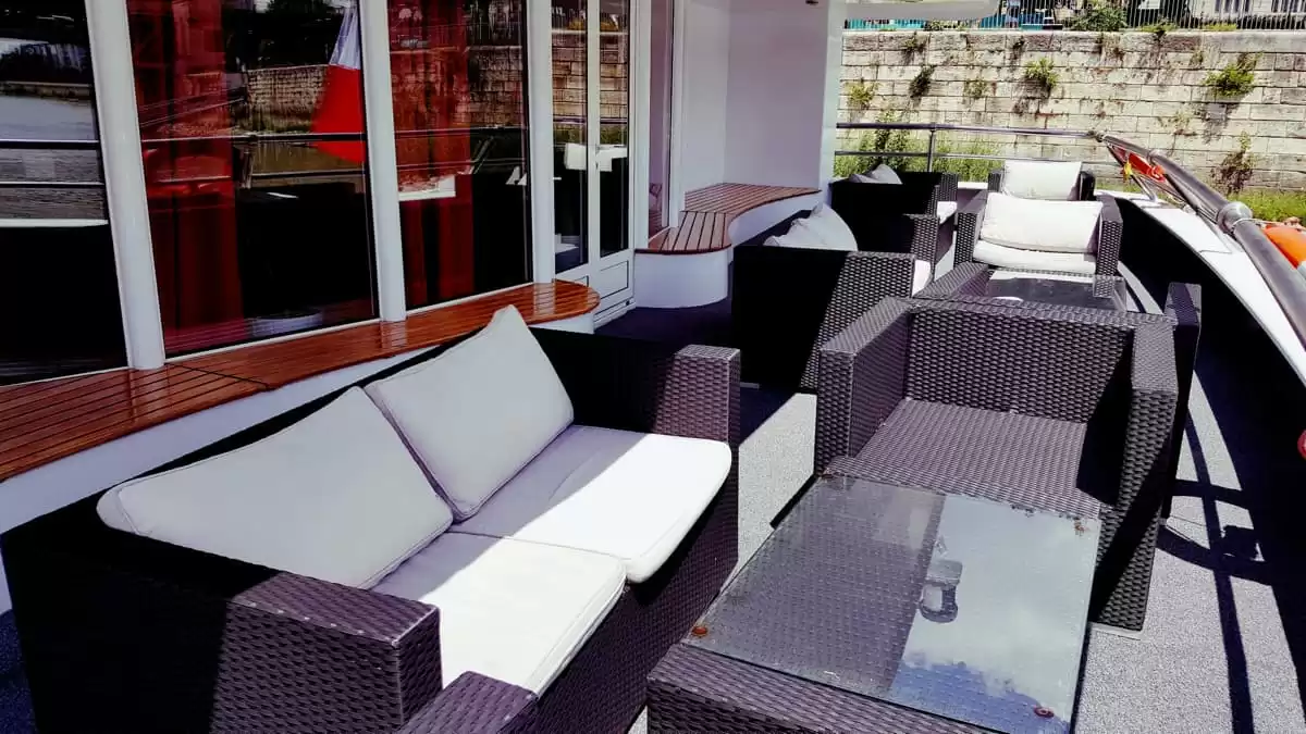le  :  cabine 6