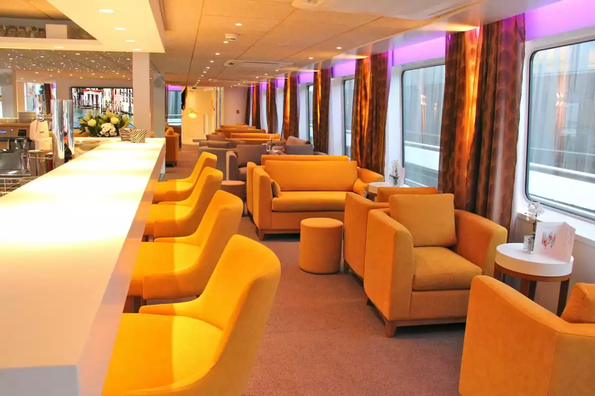le  :  cabine 3