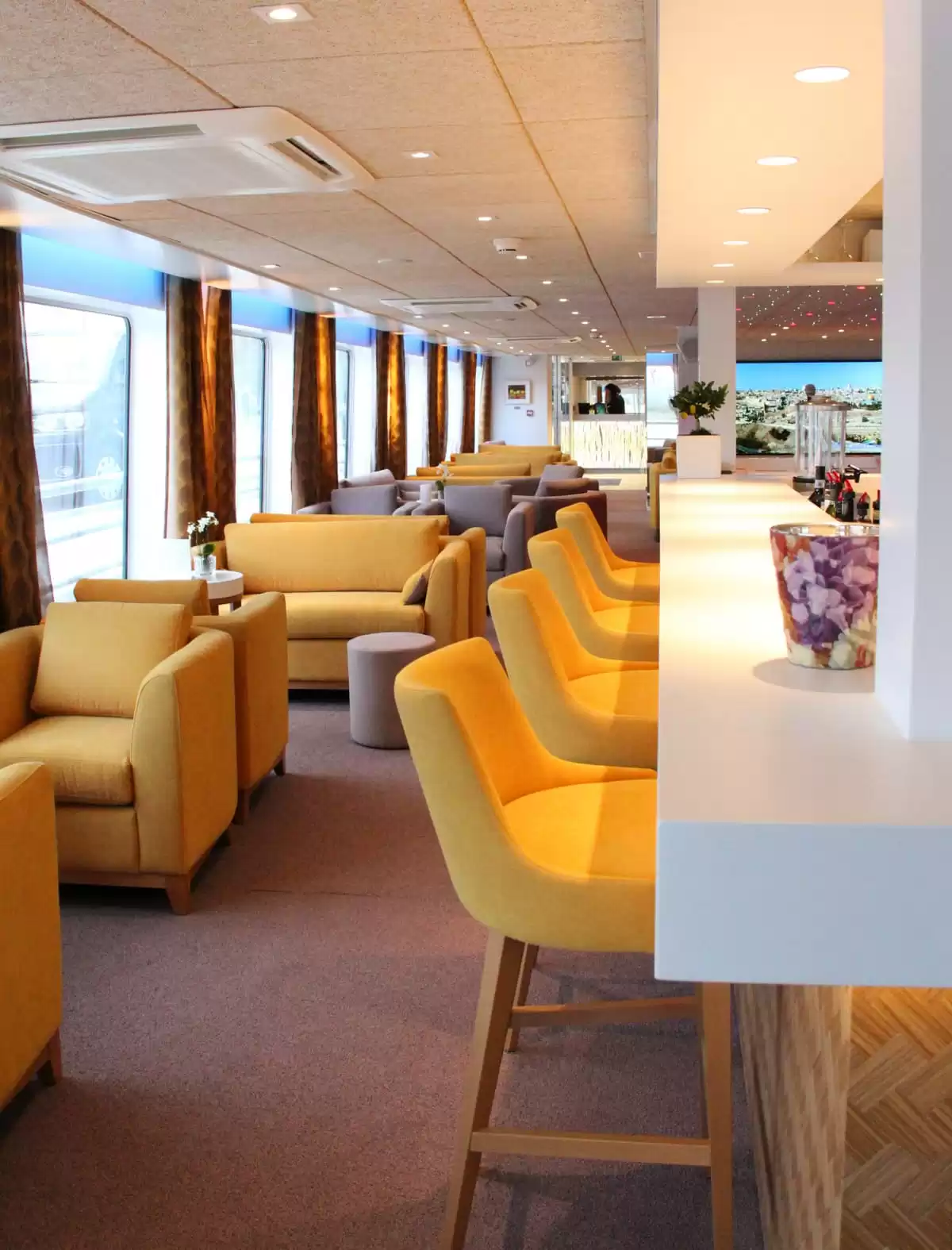 le  :  cabine 4