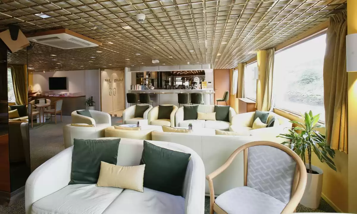 le  :  cabine 6