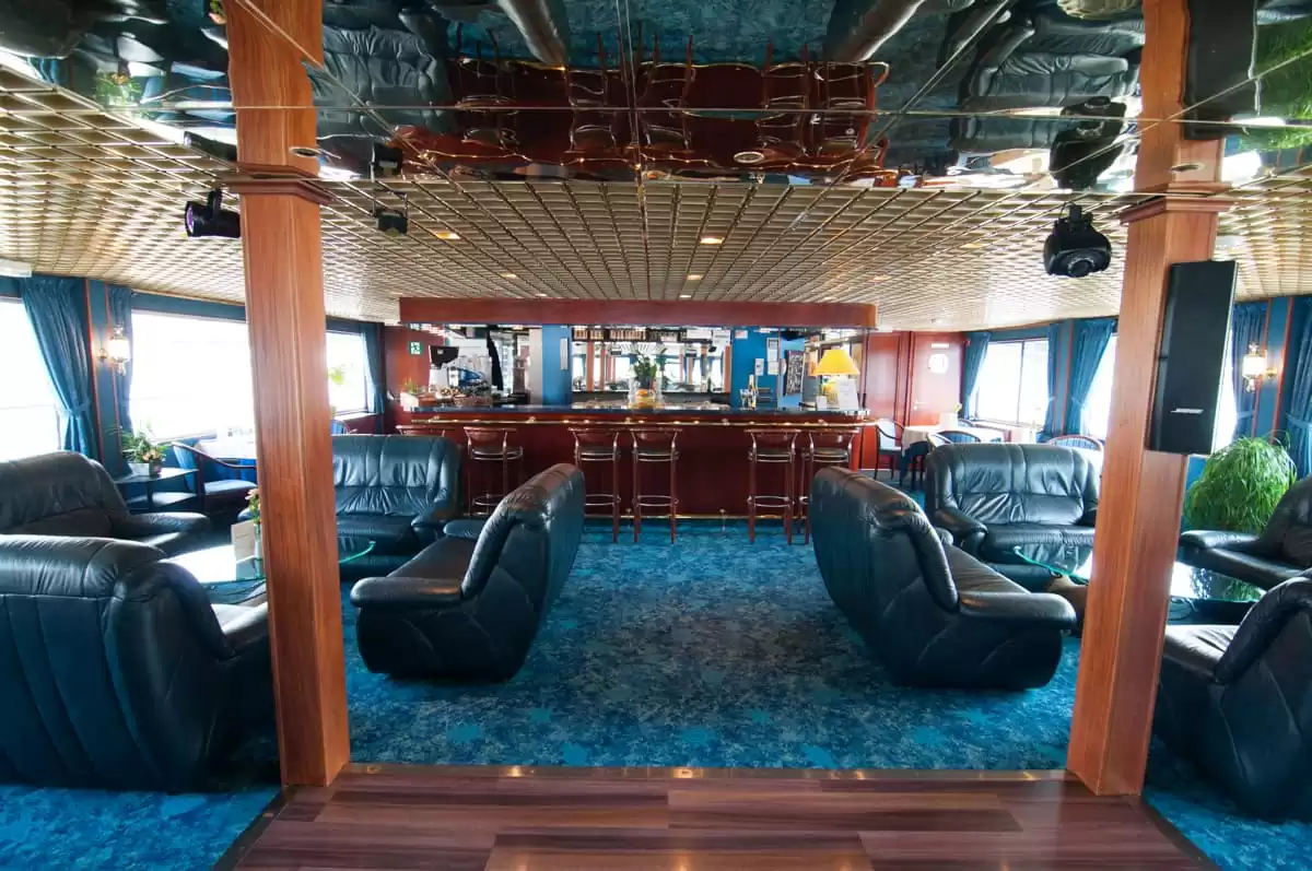 le  :  cabine 3
