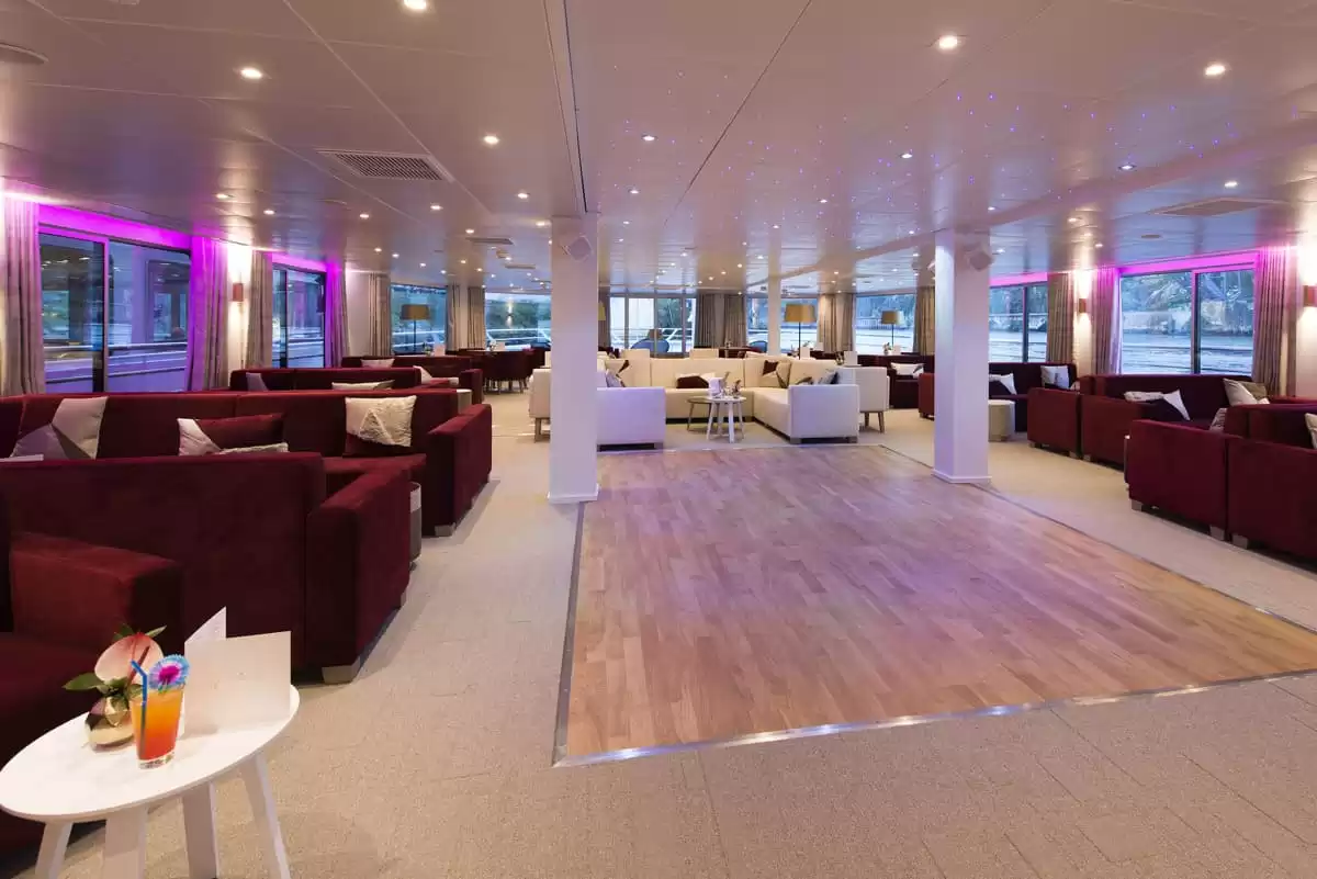 le  :  cabine 8