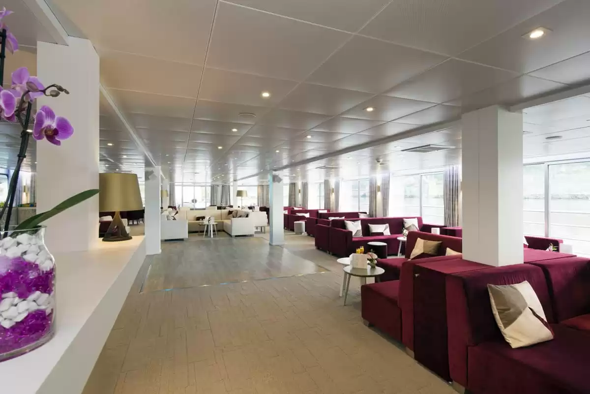 le  :  cabine 10