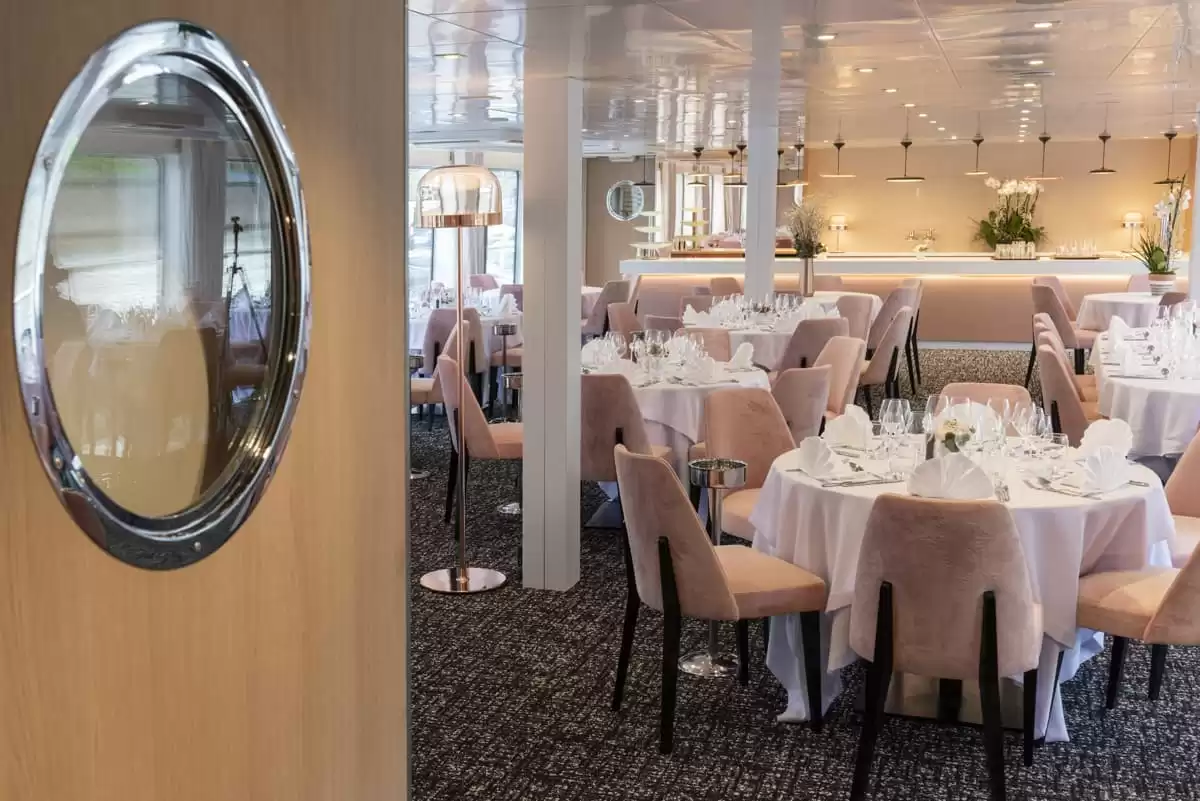le  :  cabine 1