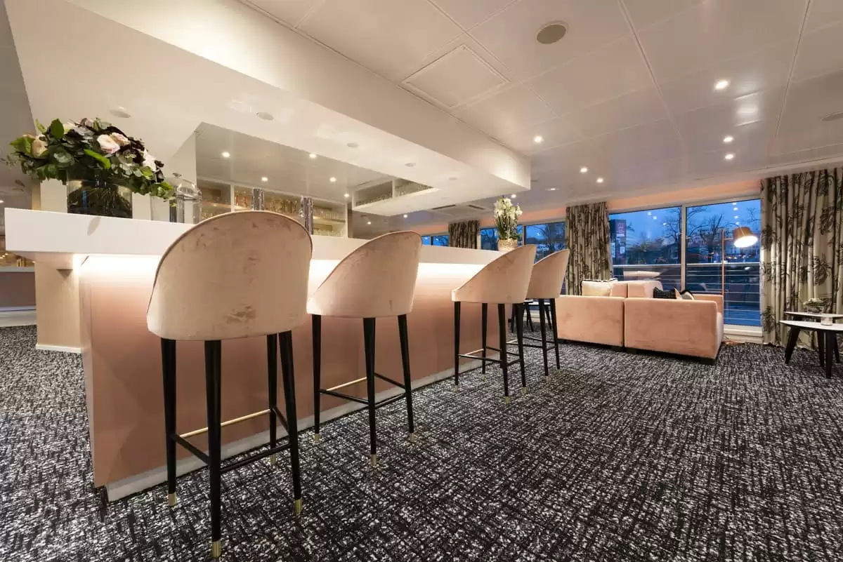 le  :  cabine 6