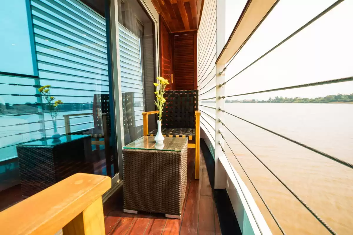 le  :  cabine 12