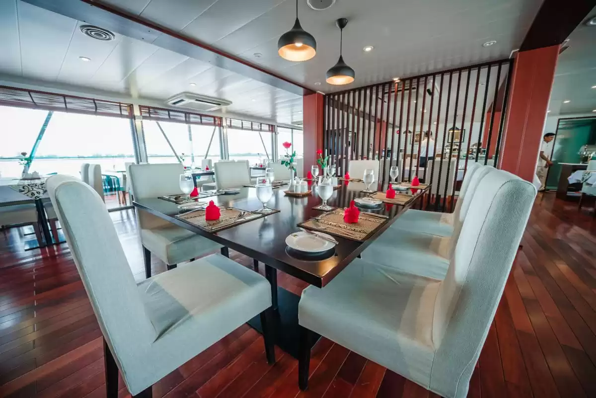 le  :  cabine 33
