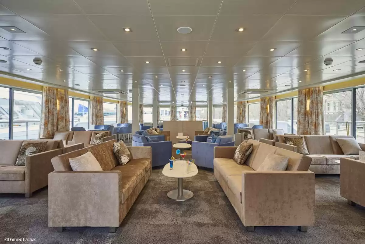 le  :  cabine 7