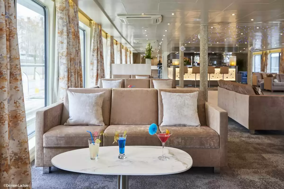 le  :  cabine 8
