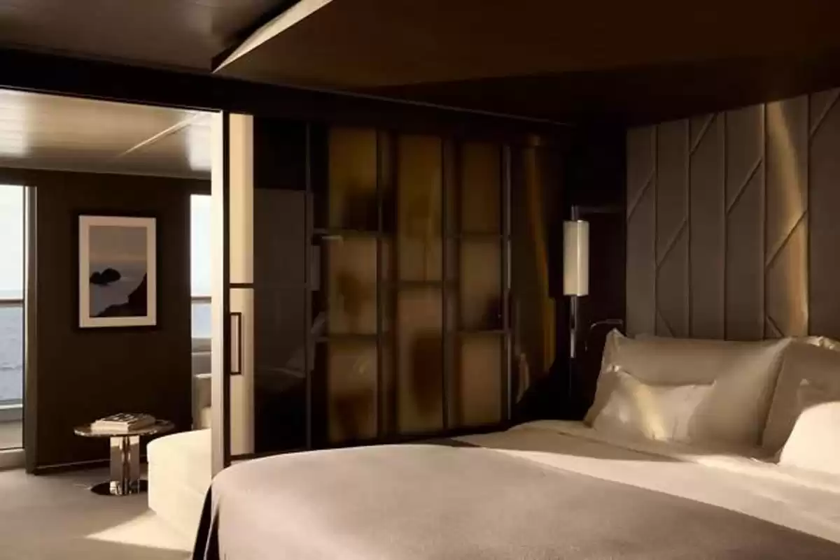 le EXPLORA III :   14