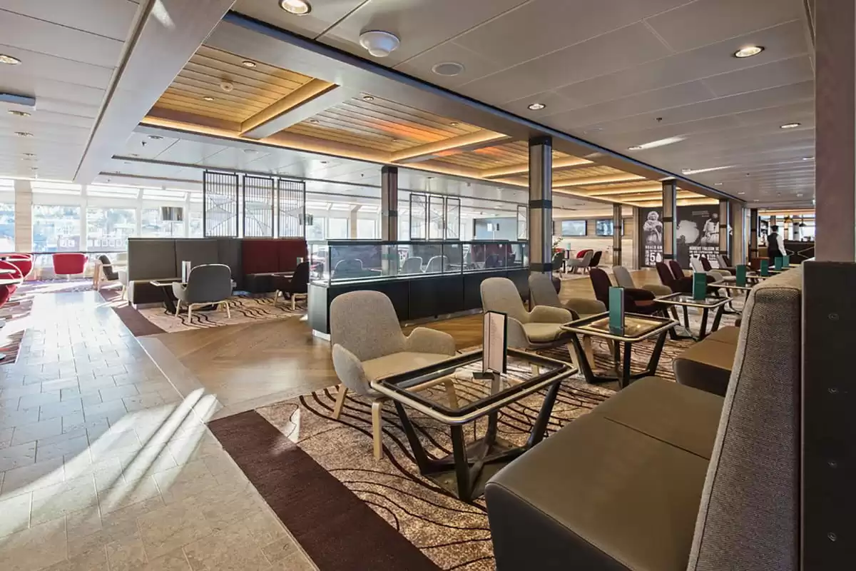 le MS Roald Amundsen :  cabine 75
