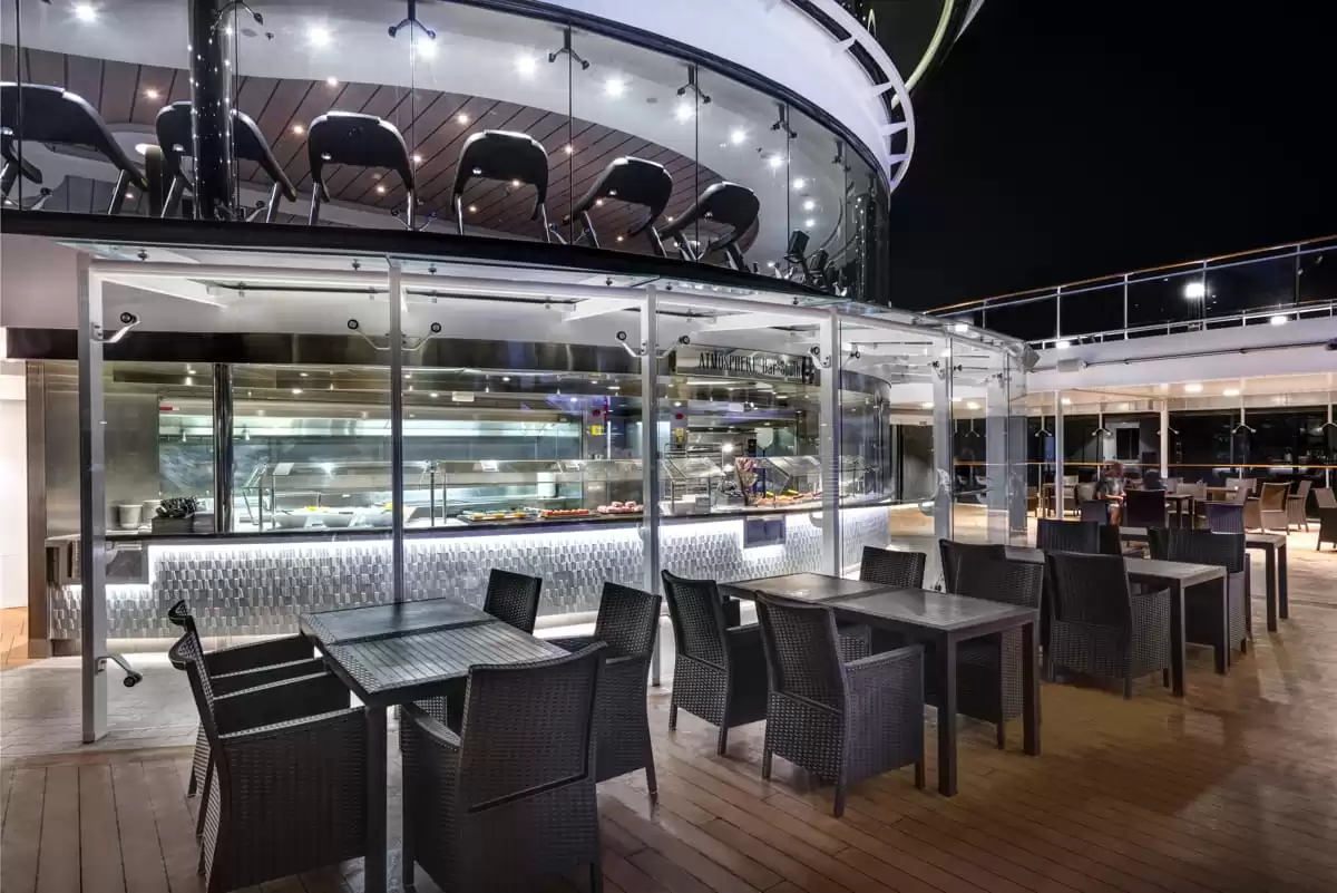 le  :  cabine 10