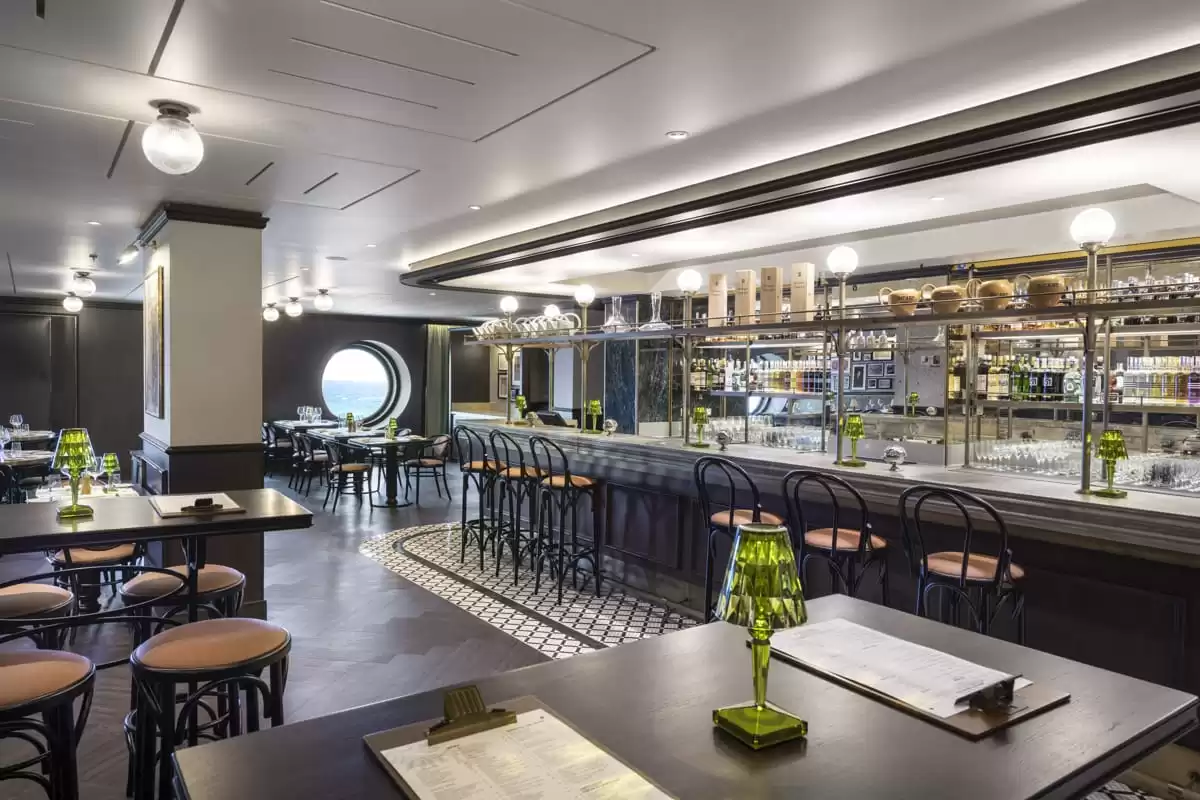le  :  cabine 33