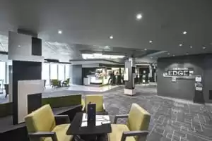 4-Edge Cocktail Bar