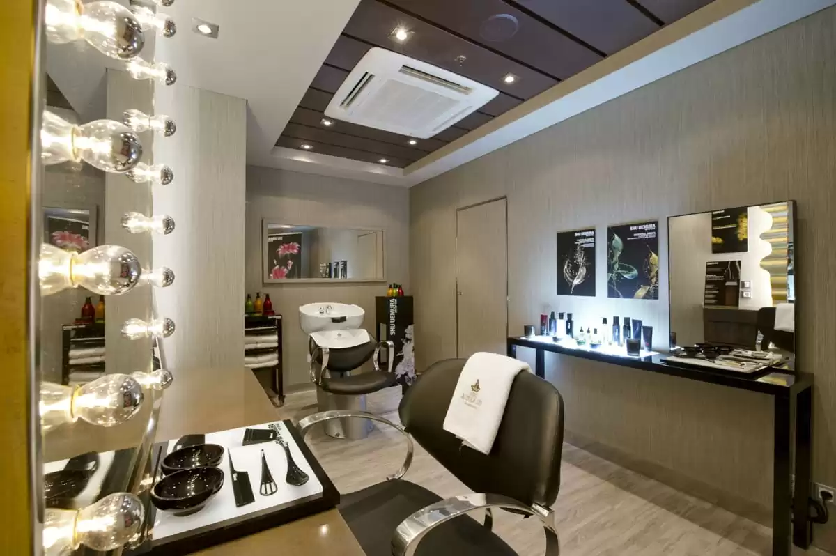 le  :  cabine 18
