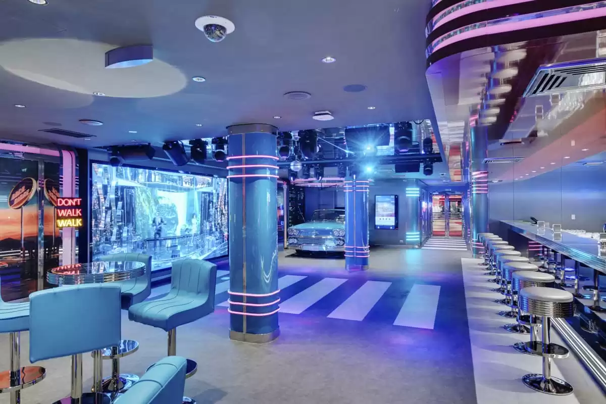 le  :  cabine 63