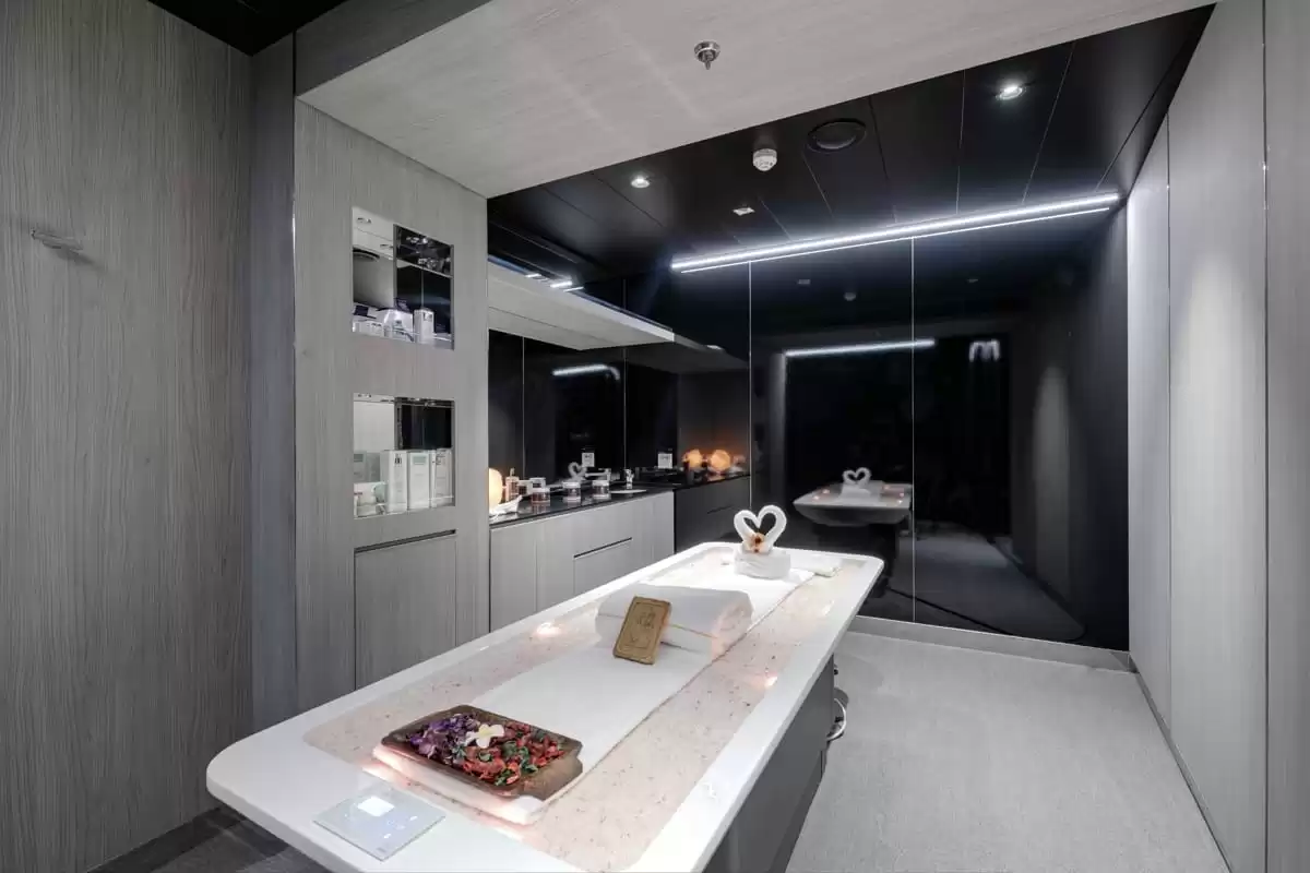 le  :  cabine 10