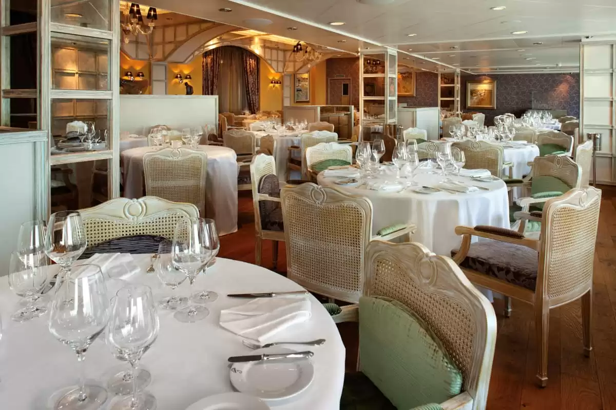 le Oceania Marina :  cabine 2
