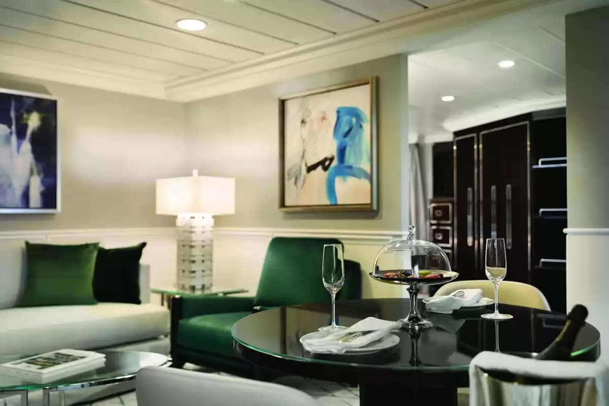 le Oceania Sirena :   1