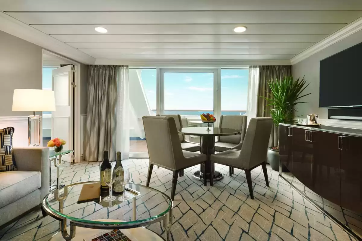 le Oceania Sirena :   8