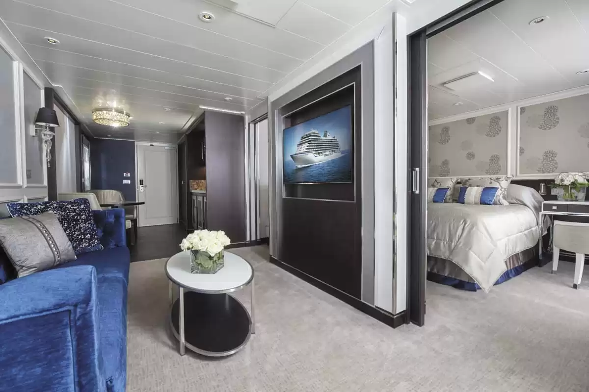 le Seven Seas Explorer :   7