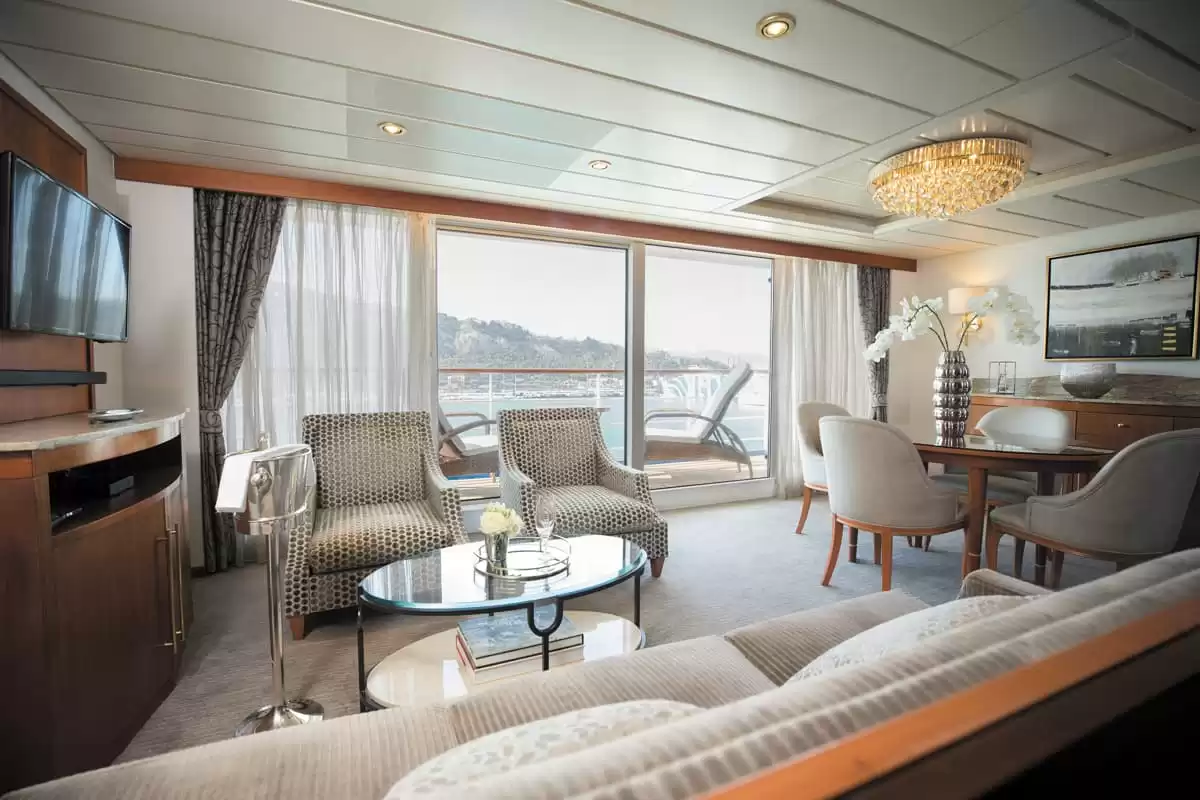 le Seven Seas Mariner :   2