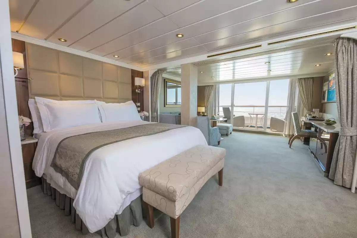 le Seven Seas Mariner :   4