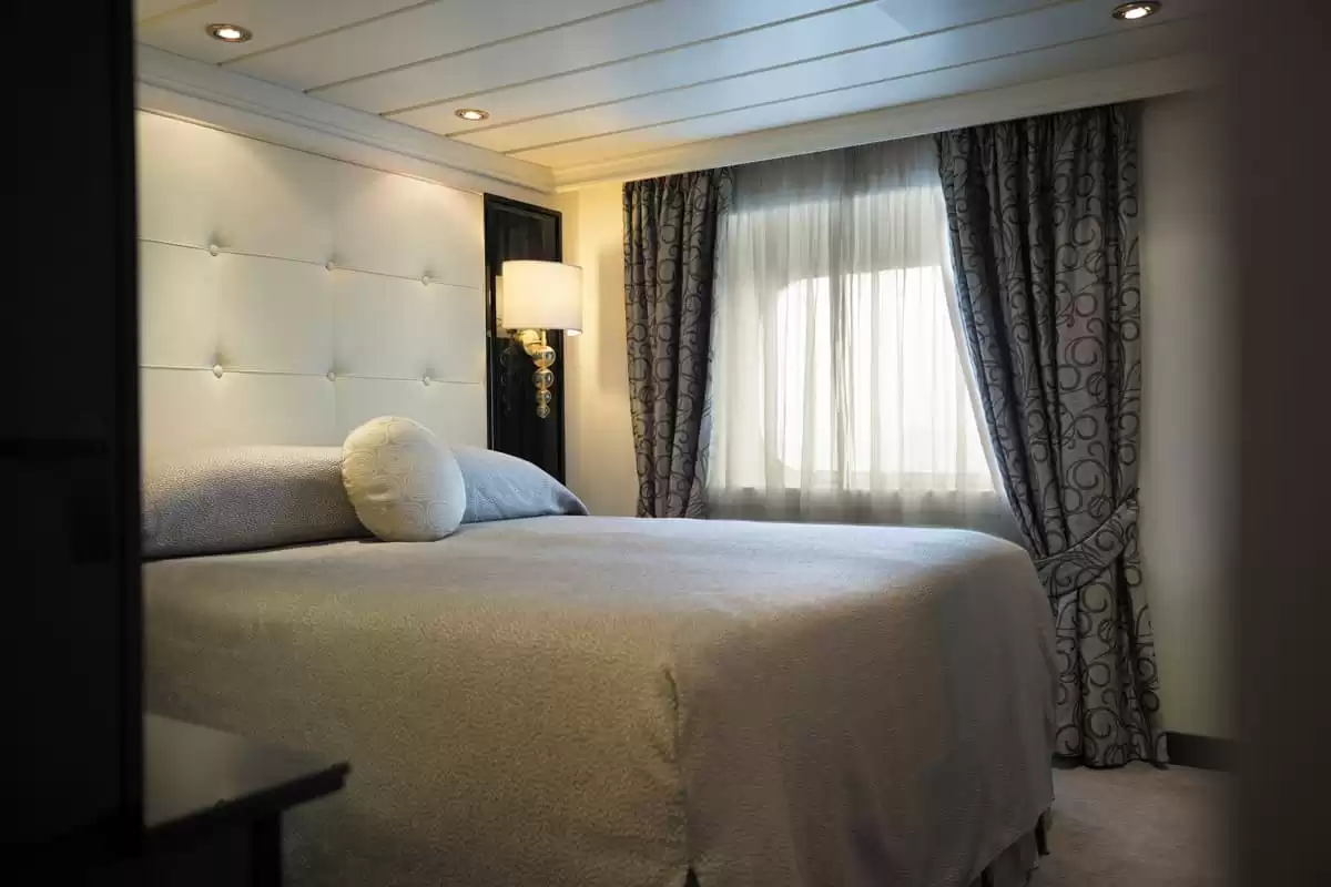 le Seven Seas Mariner :   10