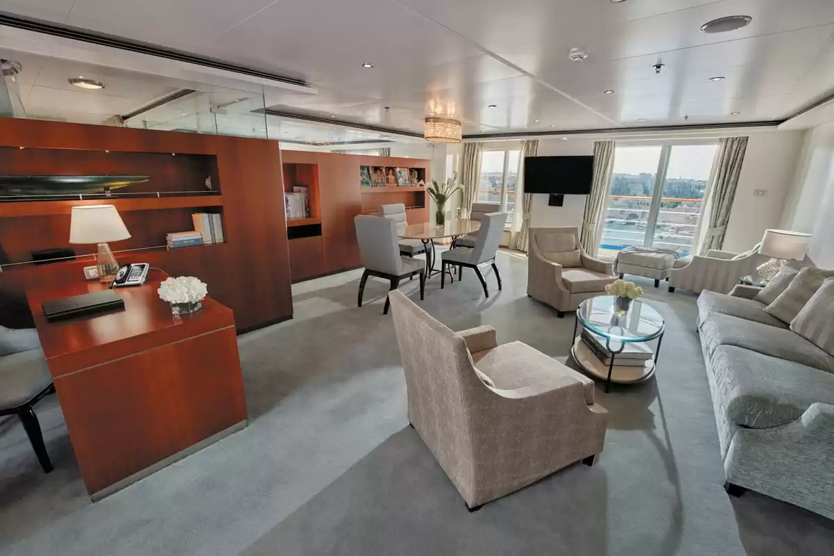 le Seven Seas Voyager :   8