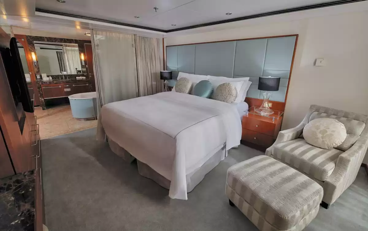 le Seven Seas Voyager :   9