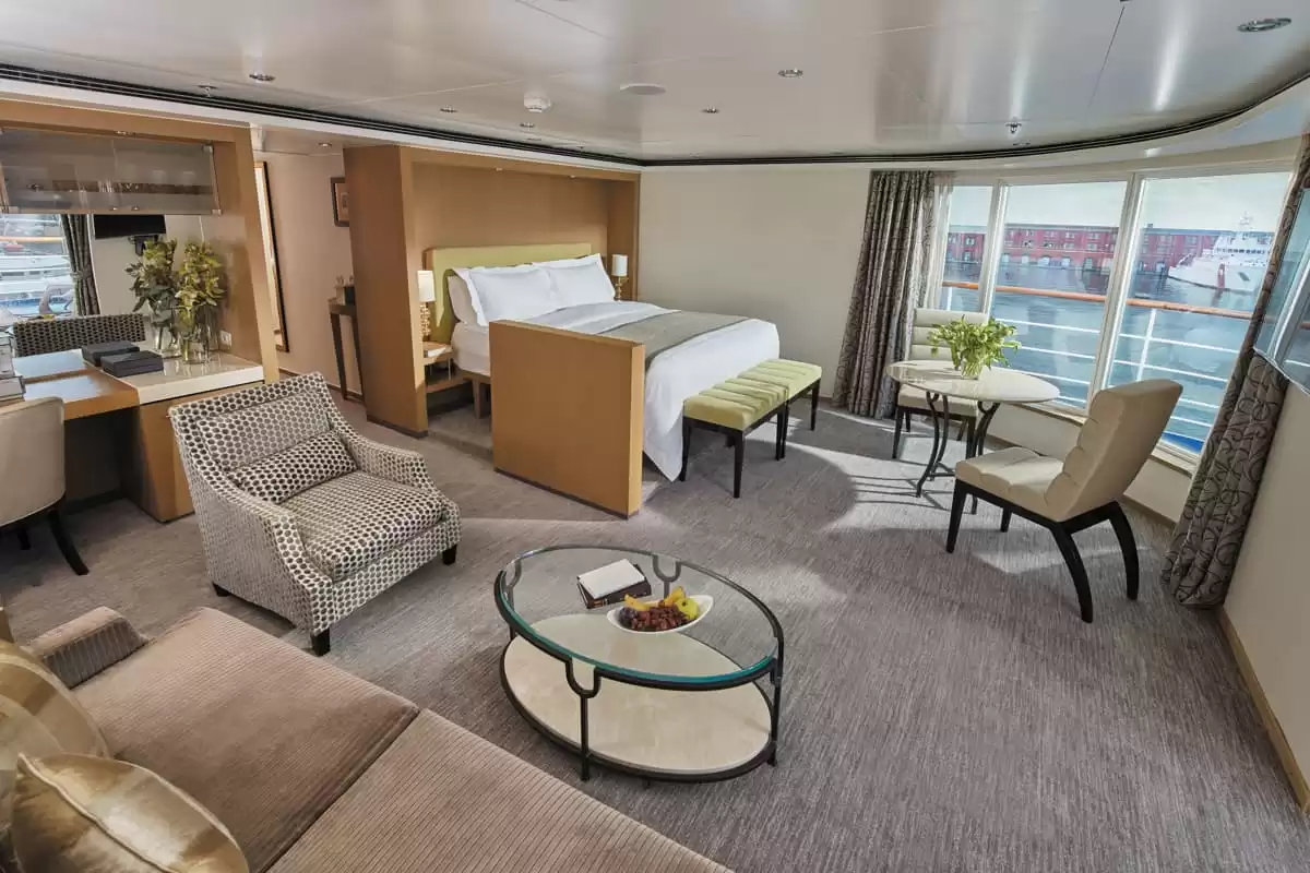 le Seven Seas Voyager :   10