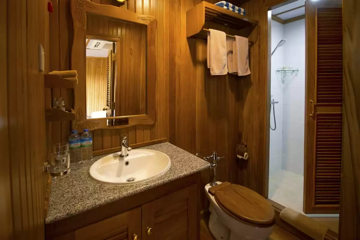 le R/V Kindat Pandaw :   1