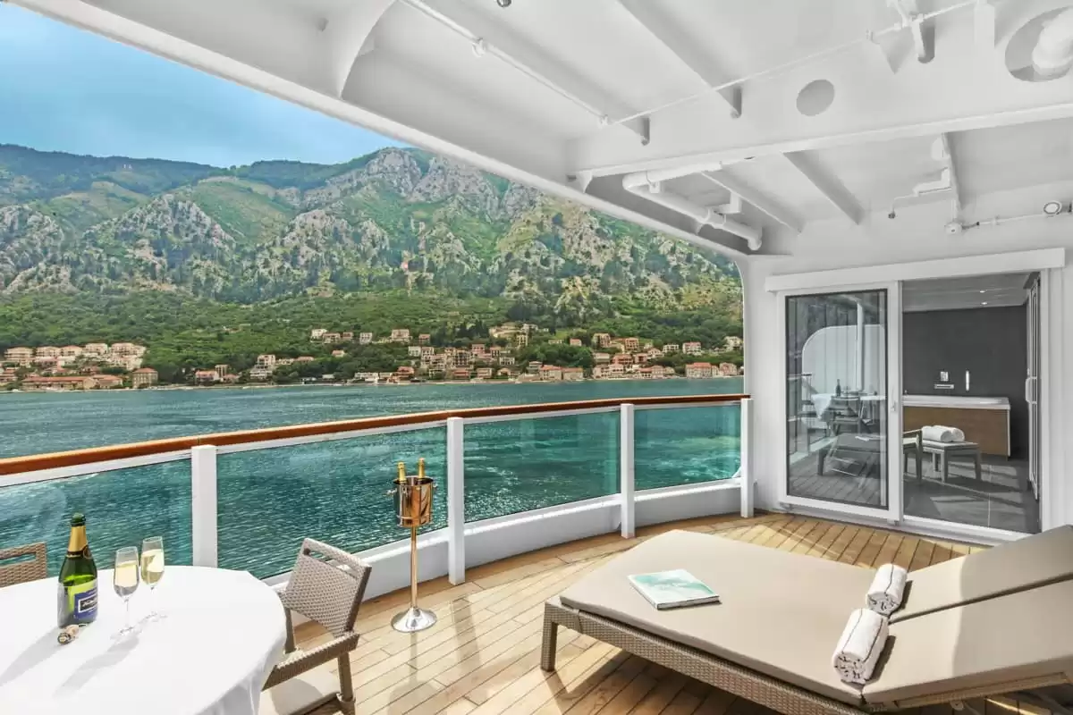 le Seabourn Ovation :   3