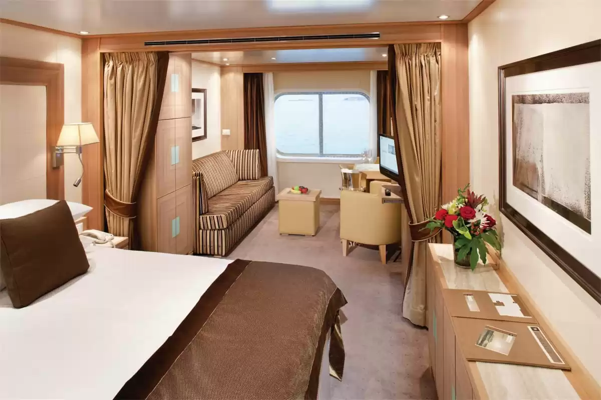 le Seabourn Quest :   4