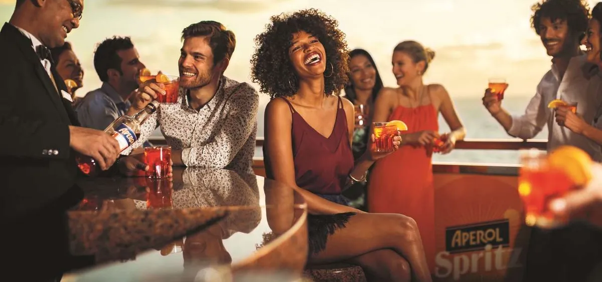 3- APEROL SPRITZ BAR <br> APÉRITIF VUE MER & AMBIANCE BEACH PARTY