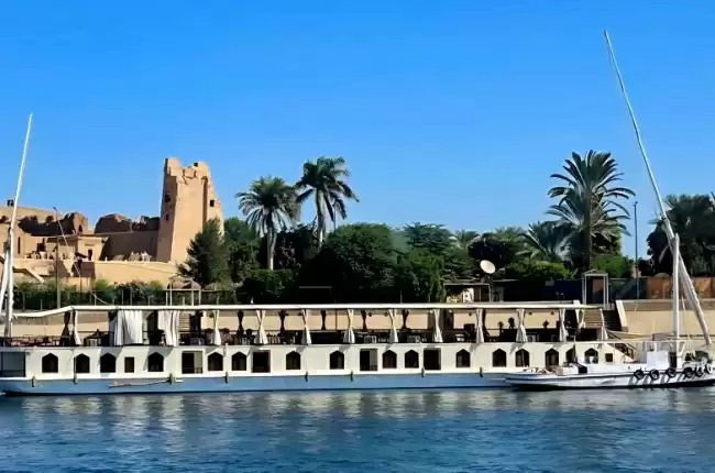 le Dahabiya Queen Tyi IV :   