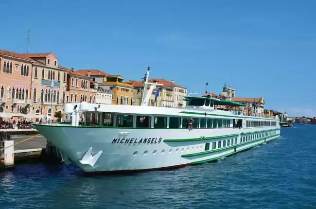 le MS Michelangelo :   