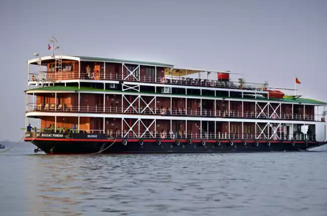 le RV Bassac Pandaw :   