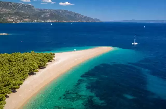 À Brač