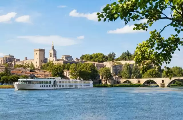 Sur le Rhône