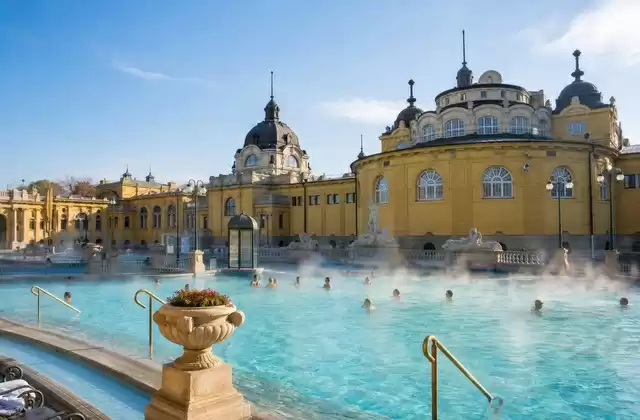Aux bains Széchenyi